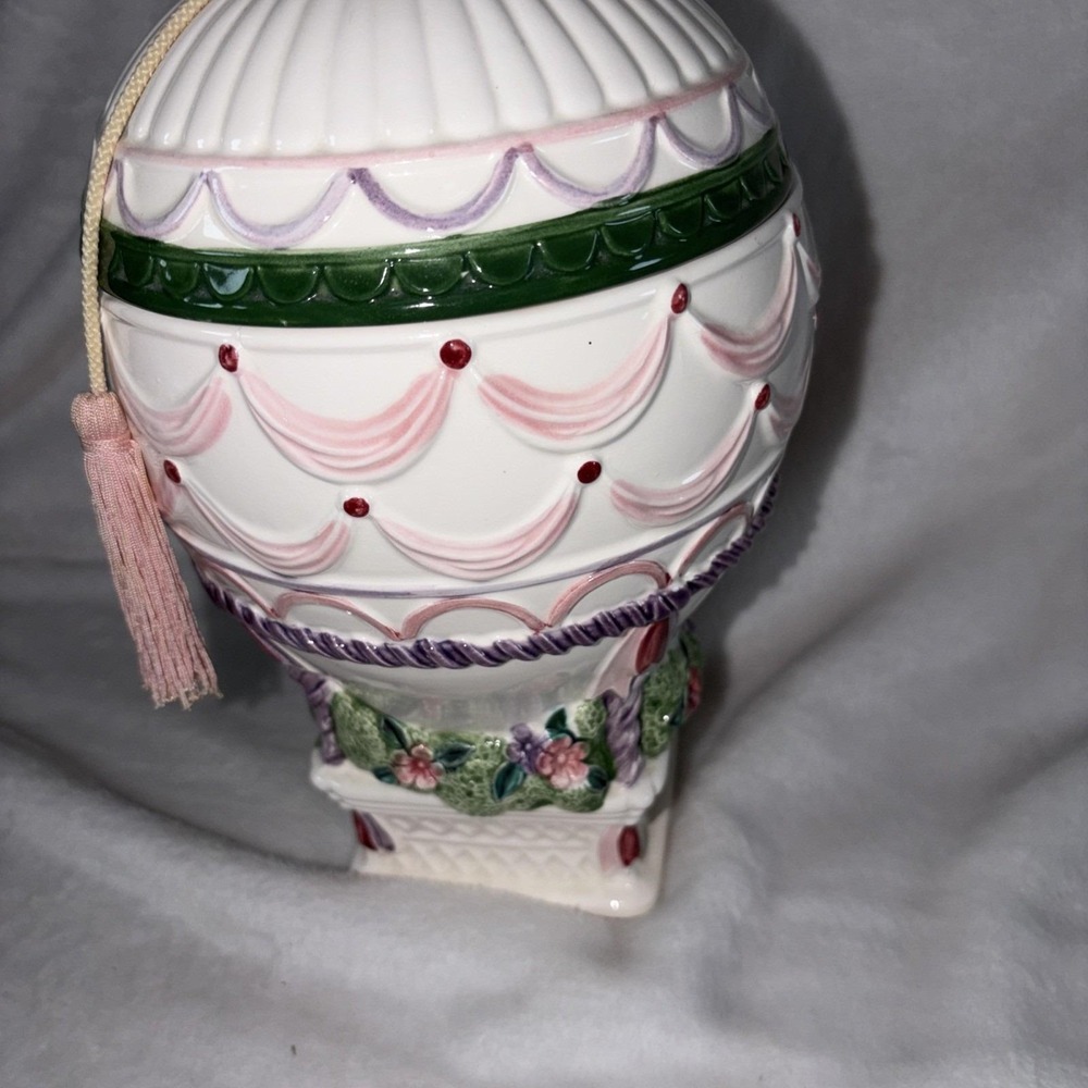 Vintage 80s Sigma the Tastesetter Victorian Ascension Hot Air Balloon Cookie Jar